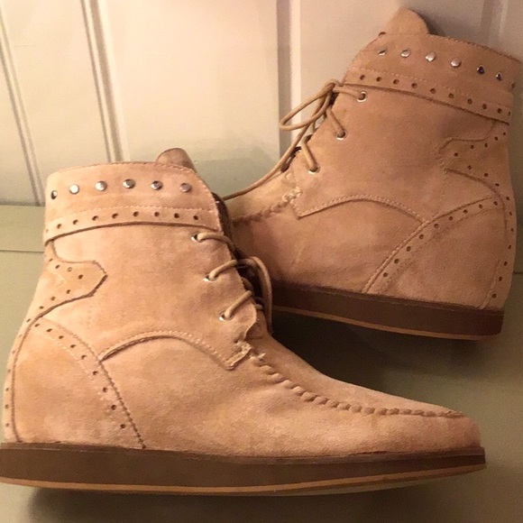 READ DETAILS~ HIDDEN WEDGE TAN BOOTIE WITH SILVER SMALL STUD EMBELLISHMENT - Picture 9 of 16